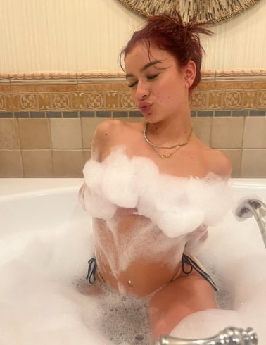Andie Elle onlyfans leaked – nude shower very lewd